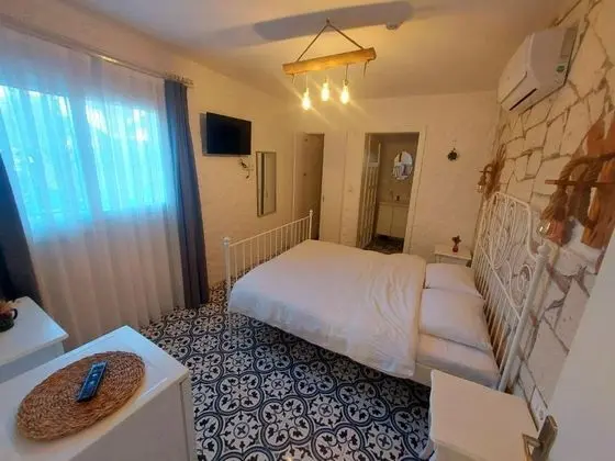 Standart Oda, Sokak Manzaralı