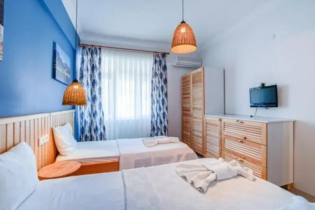 Triple,Deniz Manzaralı,Balkonlu