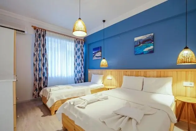 Triple,Deniz Manzaralı,Balkonlu