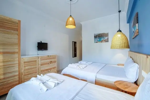 Triple,Deniz Manzaralı,Balkonlu