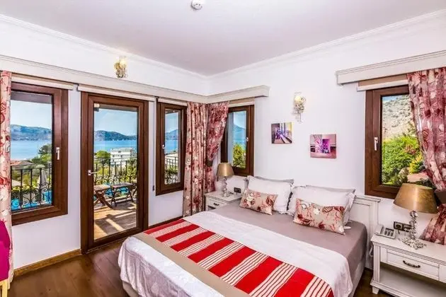 Balkonlu Oda - Deniz Manzaralı