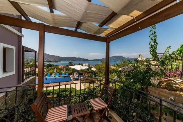 Balkonlu Oda - Deniz Manzaralı