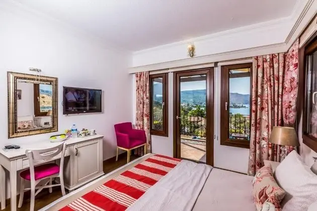 Balkonlu Oda - Deniz Manzaralı