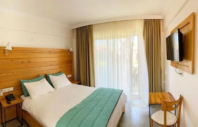 Standart Oda, Bahçe Manzaralı, Balkonlu