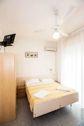 Tek Büyük veya İki Ayrı Yataklı Oda