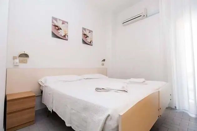 Tek Büyük veya İki Ayrı Yataklı Oda