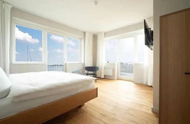 Premium Tek Büyük Yataklı Oda