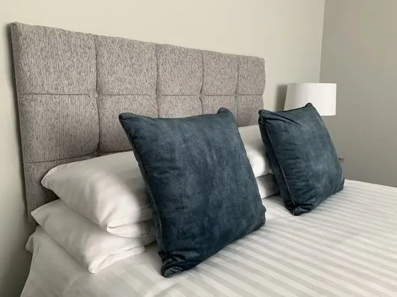 Üç Kişilik Oda, Banyolu/Duşlu (One Double One Single)