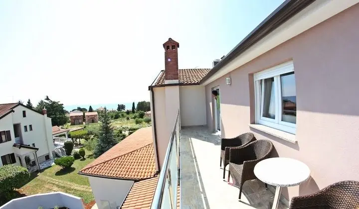 Family Oda, Balkon