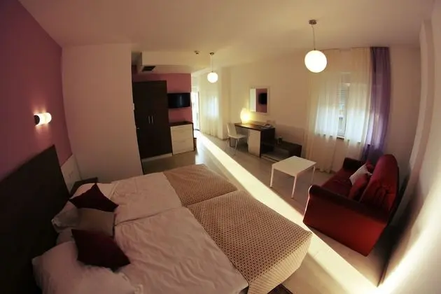 Superior Tek Büyük Yataklı Oda, Balkon, Kısmi Deniz Manzaralı