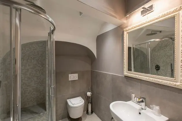 Classic Tek Büyük Yataklı Oda (Private External Bathroom)