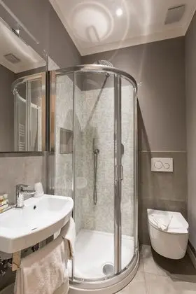 Comfort Tek Büyük Yataklı Oda, Özel Banyo