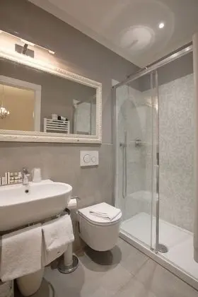 Deluxe Üç Kişilik Oda, Özel Banyo