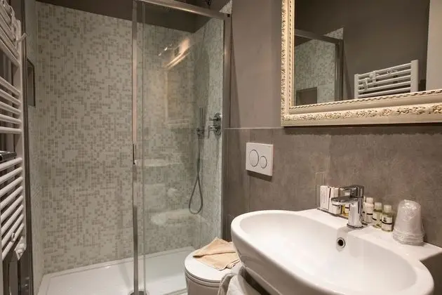 Deluxe Üç Kişilik Oda, Özel Banyo