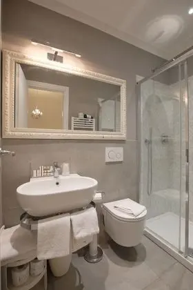 Deluxe Üç Kişilik Oda, Özel Banyo