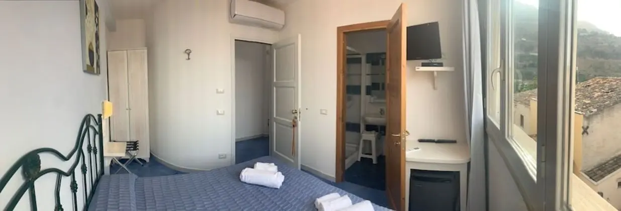 Junior Tek Büyük veya İki Ayrı Yataklı Oda, Şehir Manzaralı