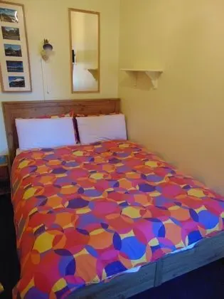 Tek Büyük Yataklı Oda, Ortak Banyo