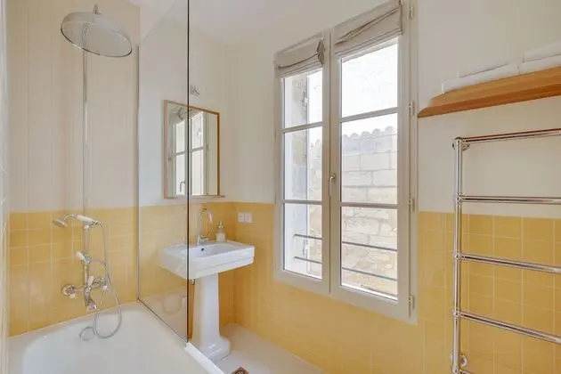 Classic Tek Büyük Yataklı Oda, Banyolu/Duşlu (Chambre)