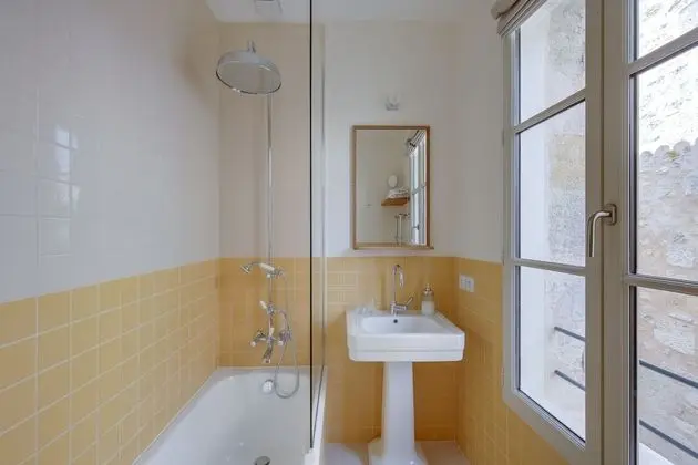 Classic Tek Büyük Yataklı Oda, Banyolu/Duşlu (Chambre)