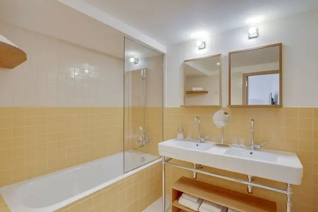 Superior Üç Kişilik Oda, Banyolu/Duşlu (Chambre)