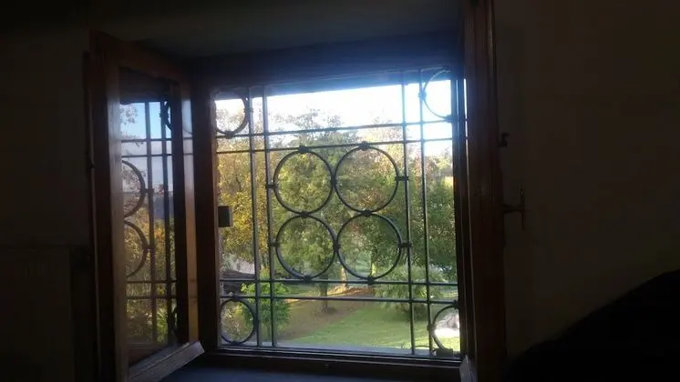Tek Büyük Yataklı Oda (Private External Bathroom)