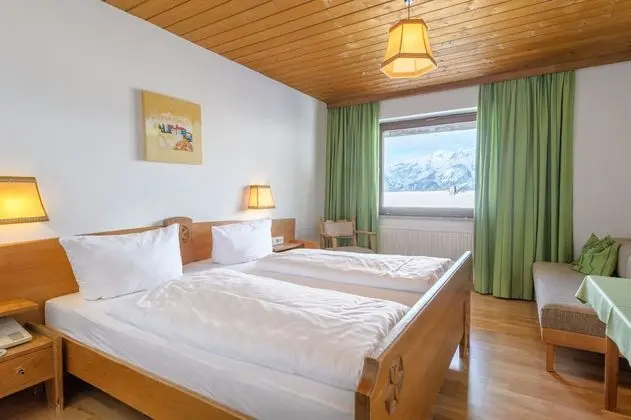 Family Room (2 separate double rooms)