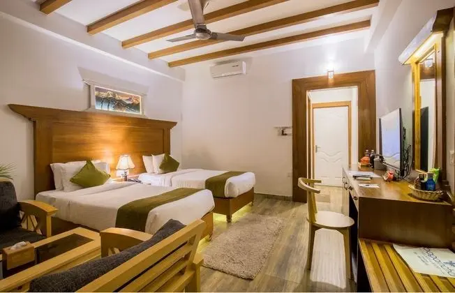 Deluxe Oda, 1 En Büyük (King) Boy Yatak, Balkon, Havuz Manzaralı