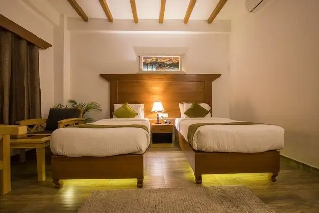 Deluxe Oda, 1 En Büyük (King) Boy Yatak, Balkon, Havuz Manzaralı