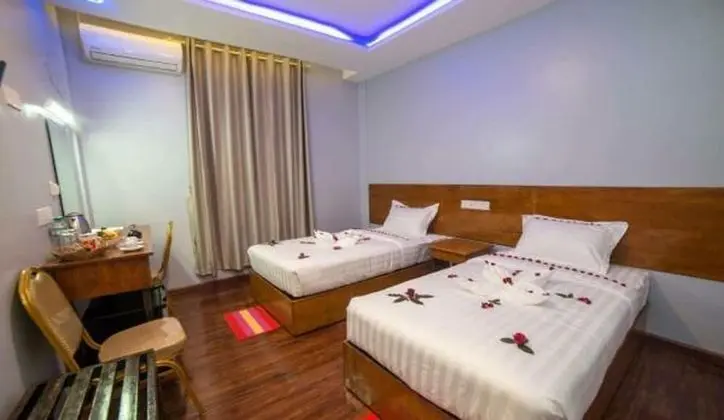 Standard Tek Büyük veya İki Ayrı Yataklı Oda, Şehir Manzaralı