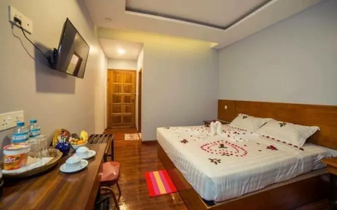 Standard Tek Büyük veya İki Ayrı Yataklı Oda, Şehir Manzaralı