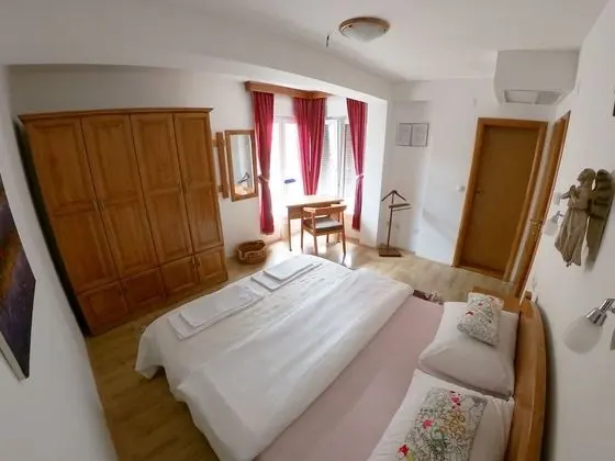Comfort Tek Büyük Yataklı Oda, Birden Çok Yatak, Bahçe Manzaralı