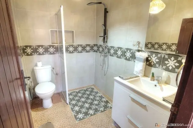 Standard Tek Büyük Yataklı Oda, Banyolu/Duşlu, Havuz Manzaralı