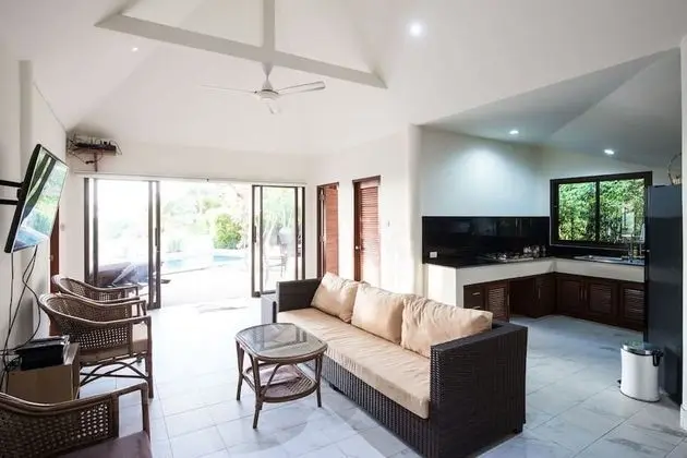 3 Bedrooms Pool Villa, Sea View