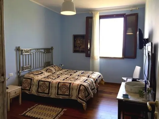 Tek Büyük veya İki Ayrı Yataklı Oda, Deniz Manzaralı