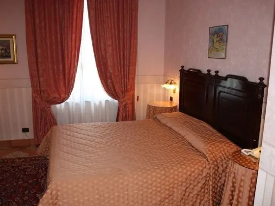 Superior Büyük Yataklı Tek Kişilik Oda