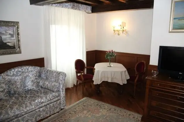 Senior Süit
