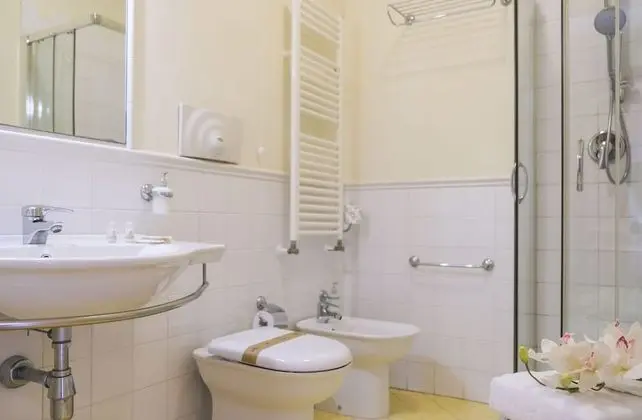 Tek Büyük Yataklı Oda, Balkon, Deniz Manzaralı