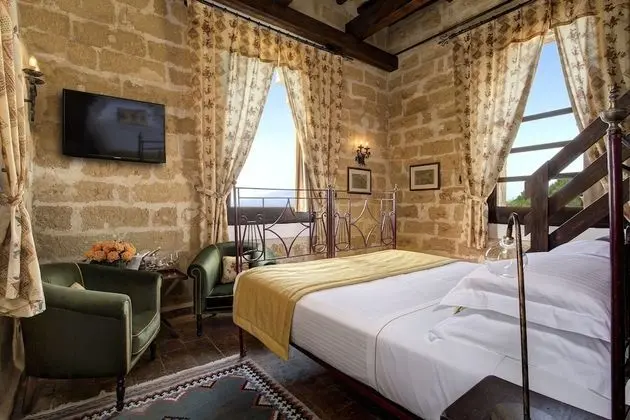 Panoramic Dubleks, Ek Bina (Ancient Tower)