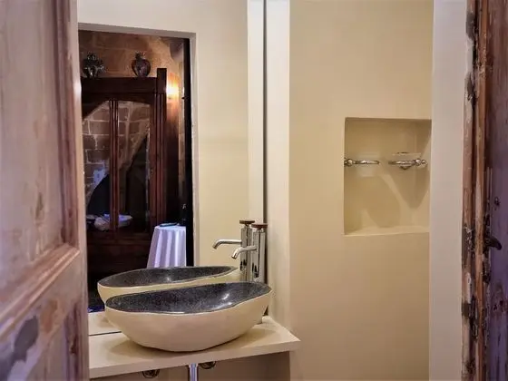 Panoramic Dubleks, Ek Bina (Ancient Tower)