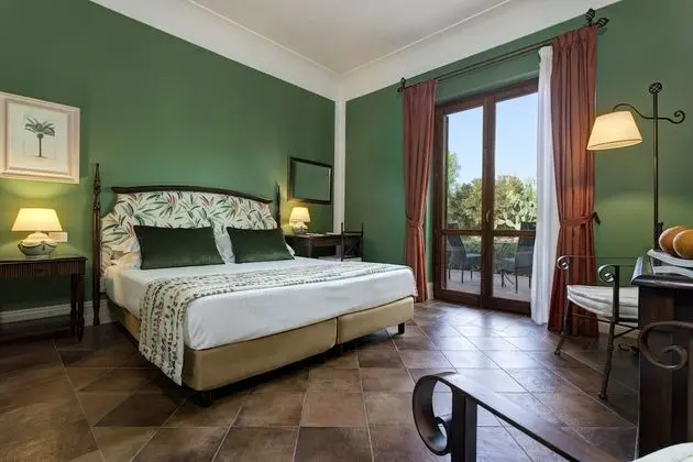 Superior Tek Büyük Yataklı Oda, Balkon, Bahçe Manzaralı