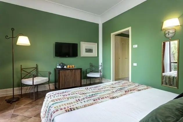 Superior Tek Büyük Yataklı Oda, Balkon, Bahçe Manzaralı