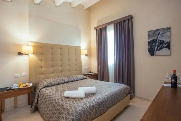 Classic Tek Büyük Yataklı Oda