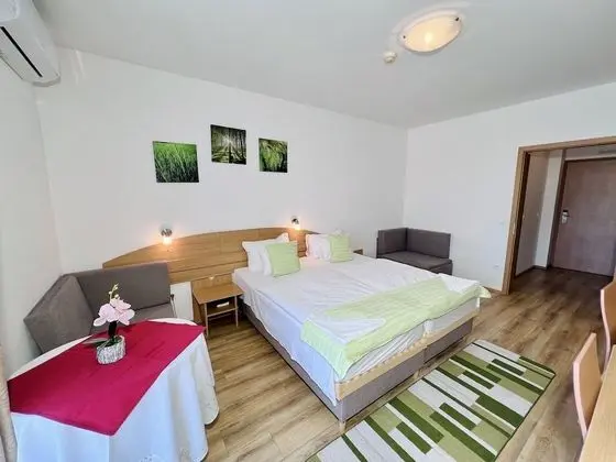 Superior Oda, Balkon, Göl Manzaralı