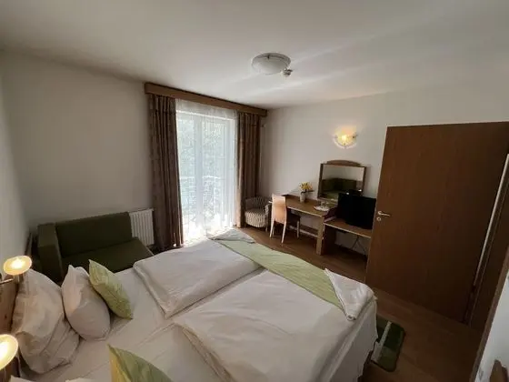 Superior Oda, Balkon, Göl Manzaralı