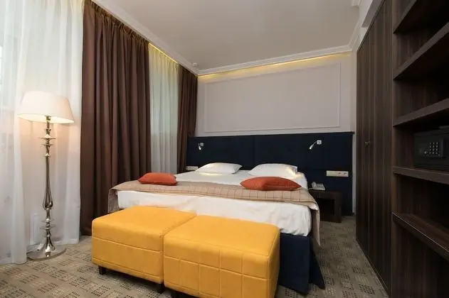 Standard Tek Büyük veya İki Ayrı Yataklı Oda, 1 Çift Kişilik veya 2 Tek Kişilik Yatak