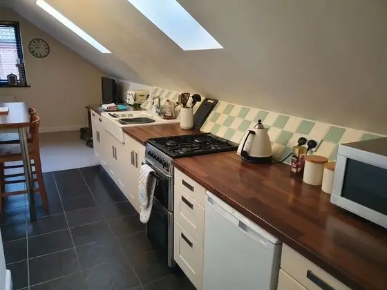 Apart Daire, 1 Büyük (Queen) Boy Yatak