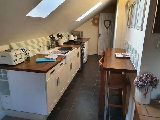 Apart Daire, 1 Büyük (Queen) Boy Yatak