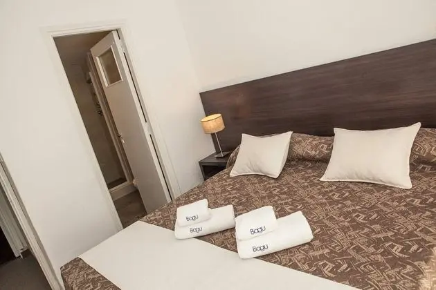 Tek Büyük Yataklı Oda, 1 Çift Kişilik Yatak