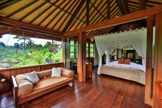 Superior Villa, Balkon, Bahçe Manzaralı