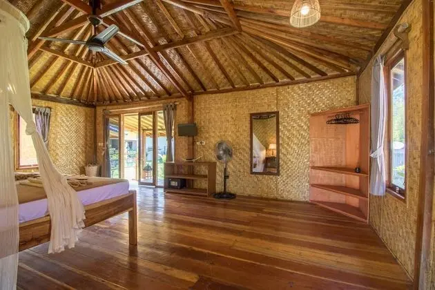 Deluxe Tek Büyük Yataklı Oda, 1 Yatak Odası, Havuz Kenarı